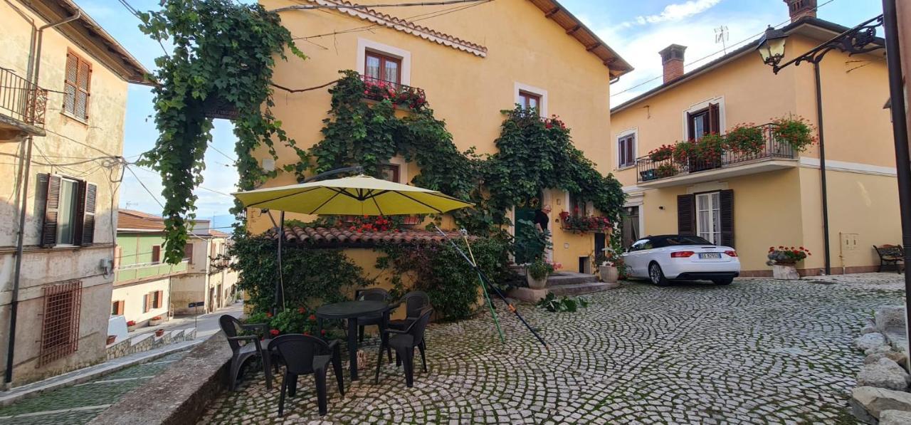 Scaccia Pensieri Villa Cerchio Eksteriør bilde