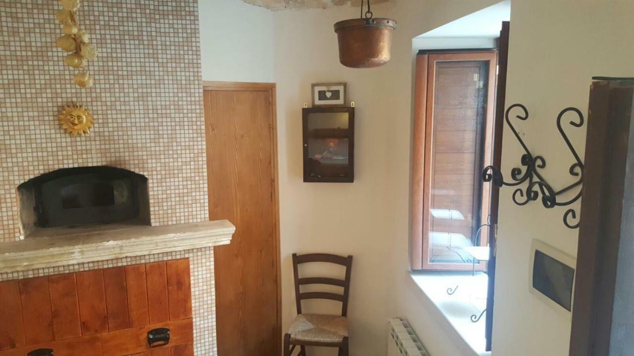 Scaccia Pensieri Villa Cerchio Eksteriør bilde