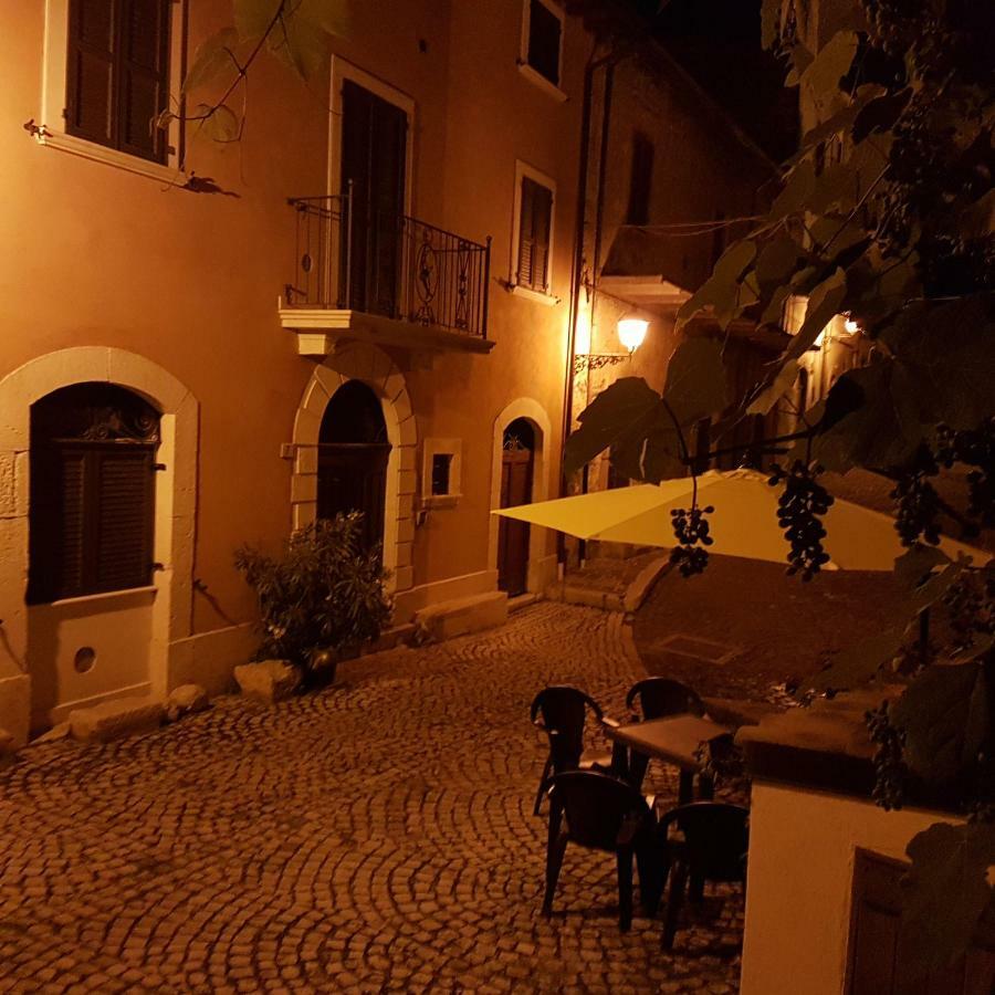 Scaccia Pensieri Villa Cerchio Eksteriør bilde
