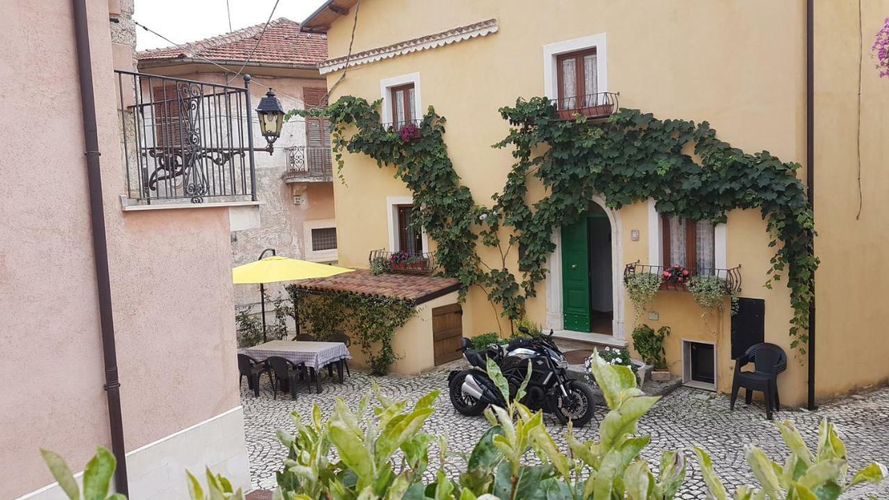 Scaccia Pensieri Villa Cerchio Eksteriør bilde