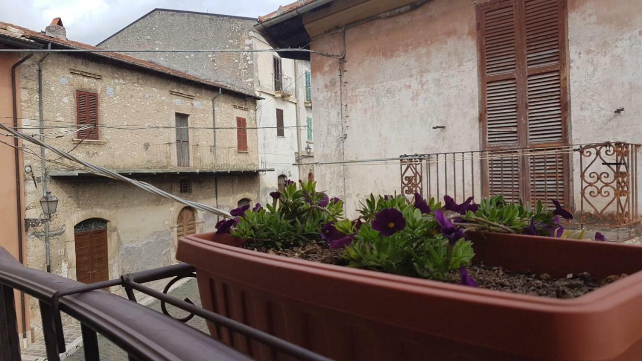 Scaccia Pensieri Villa Cerchio Eksteriør bilde