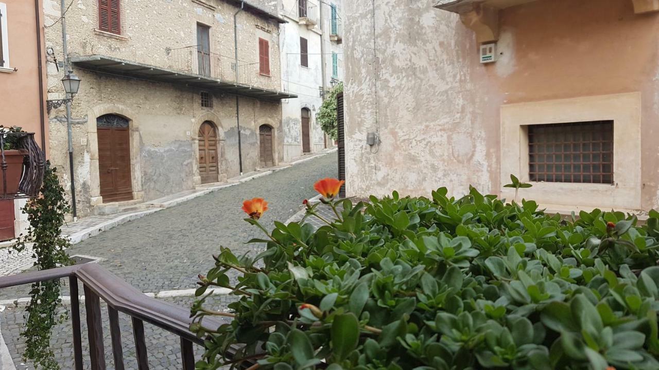 Scaccia Pensieri Villa Cerchio Eksteriør bilde