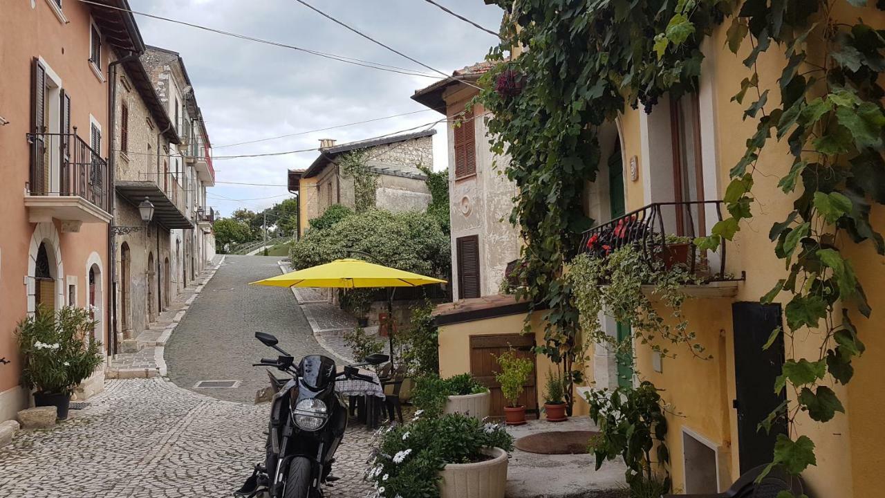 Scaccia Pensieri Villa Cerchio Eksteriør bilde