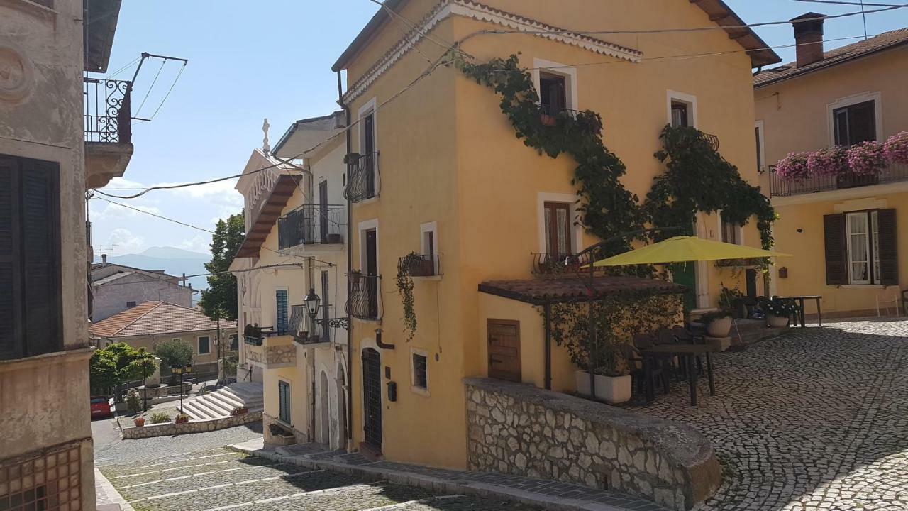 Scaccia Pensieri Villa Cerchio Eksteriør bilde